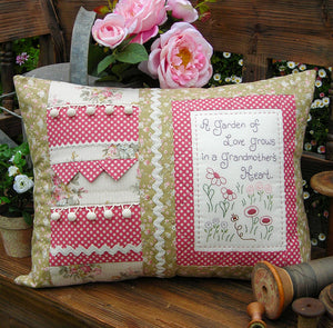 The Rivendale Collection "Grandmother's Heart" Cushion Pattern by Sally Giblin